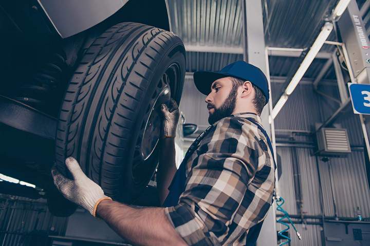 Expert en pneumatique auto Grandchamp-des-Fontaines